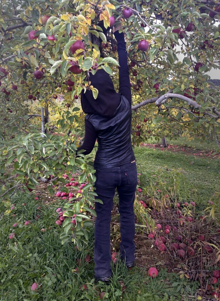 Rmrauthorshotsmall 750x1024